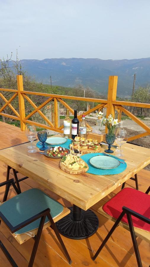 Berkri Gastro Yard & Guest House Yenokavan Exterior foto